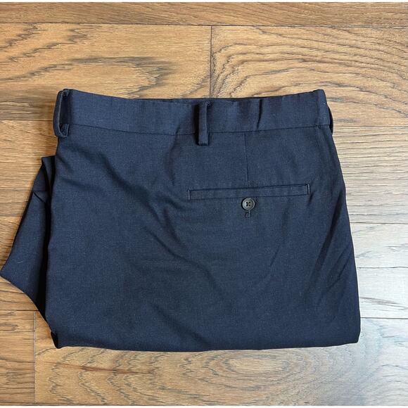 JM Haggar Men's Dress Pants, Pleated Front, Cropped Length, Classic Style - Picture 4 of 5